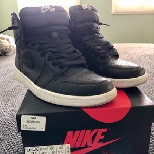 Air Jordan 1 Retro High OG Cyber Monday Size 7.5